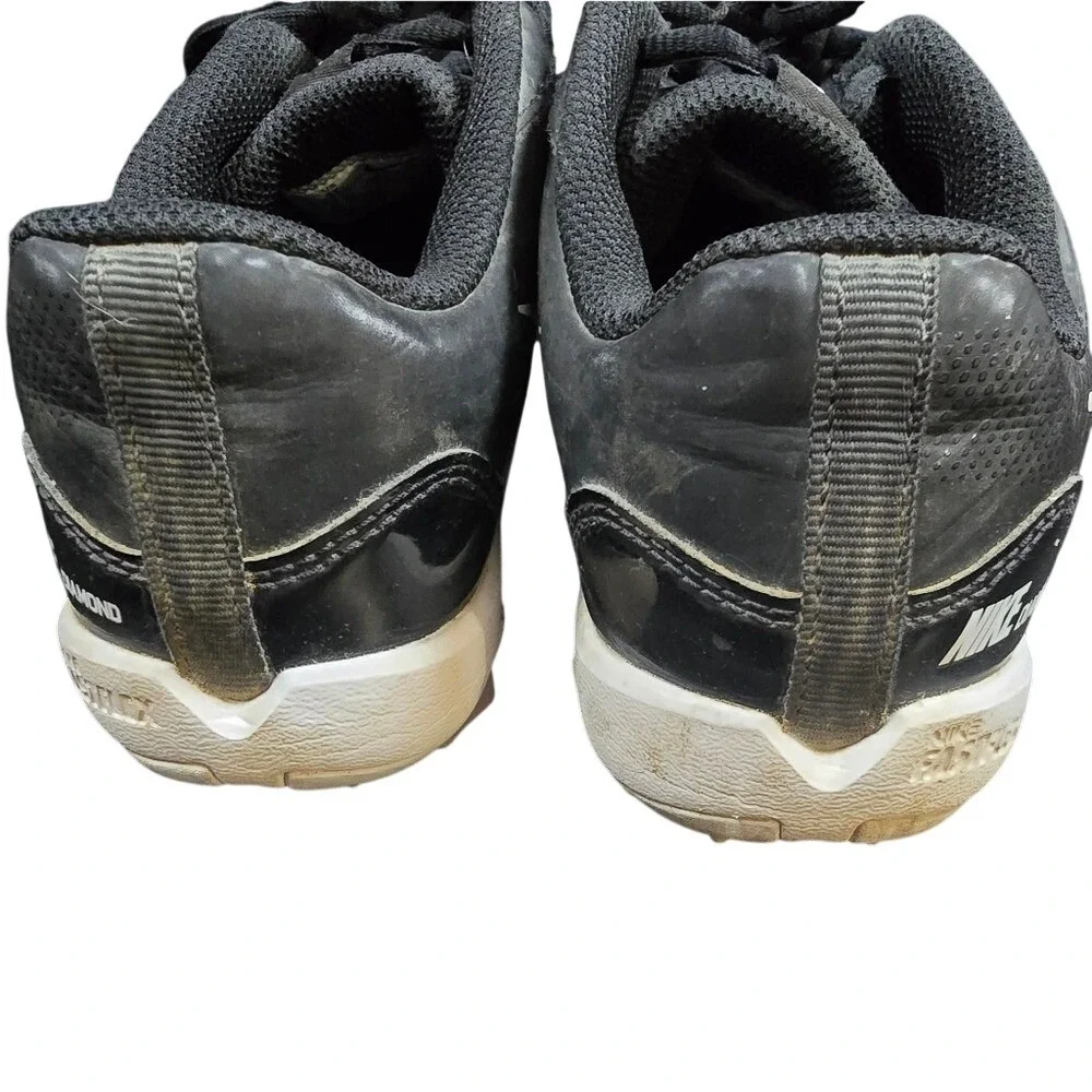 Nike FastFlex Diamond Black & White Baseball Cleats – Size 5Y‎